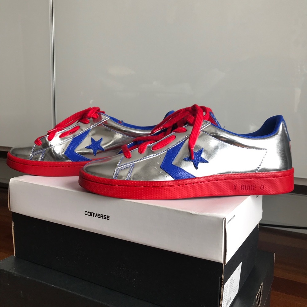 NWOT! Customized Metallic Converse One Star